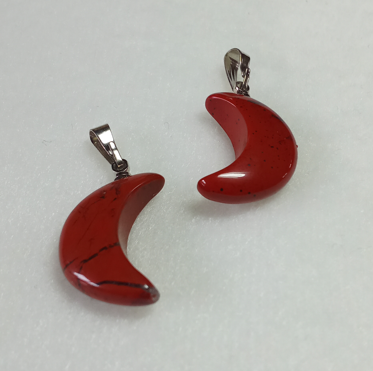 Jaspe rouge - Pendentif lune pour animaux
